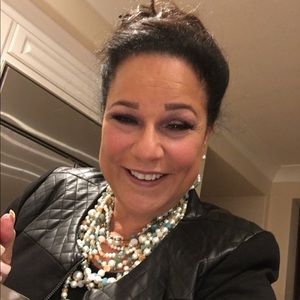 Meet your Posher, Debbie